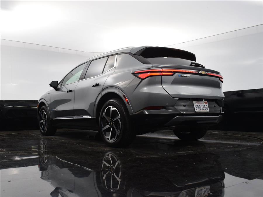 2025 Chevrolet Equinox EV LT photo