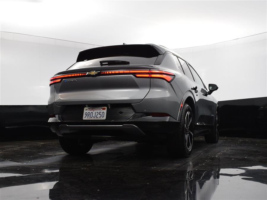 2025 Chevrolet Equinox EV LT photo
