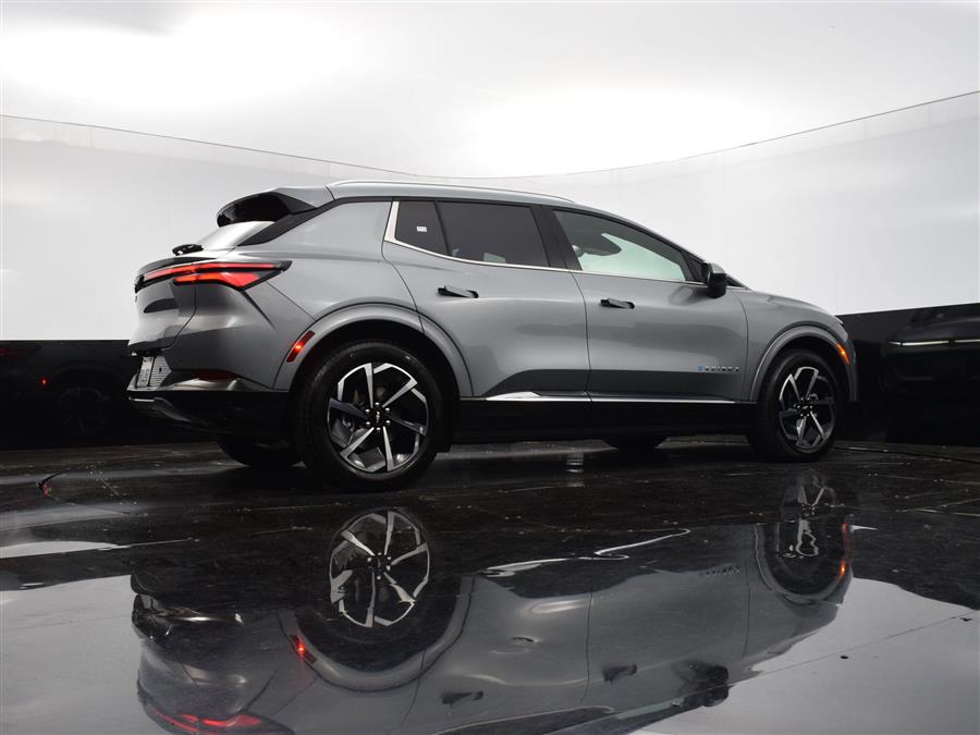 2025 Chevrolet Equinox EV LT photo