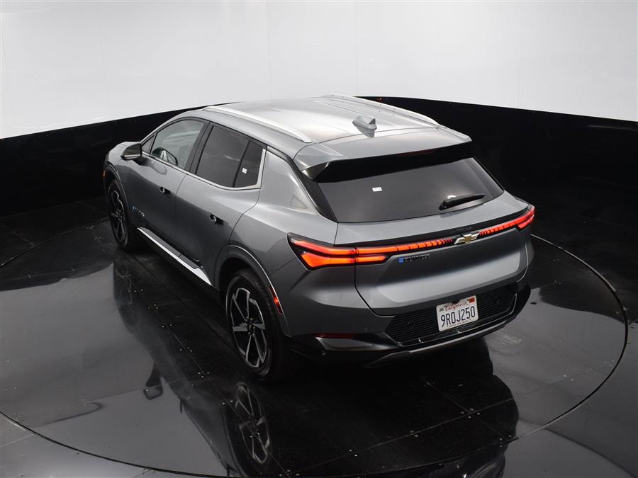 2025 Chevrolet Equinox EV LT photo