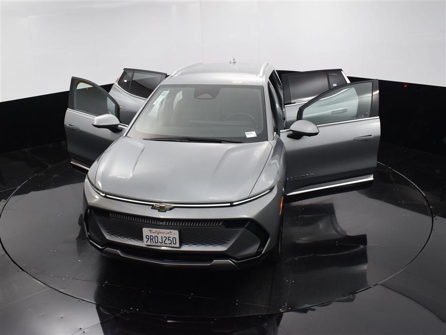 2025 Chevrolet Equinox EV LT photo