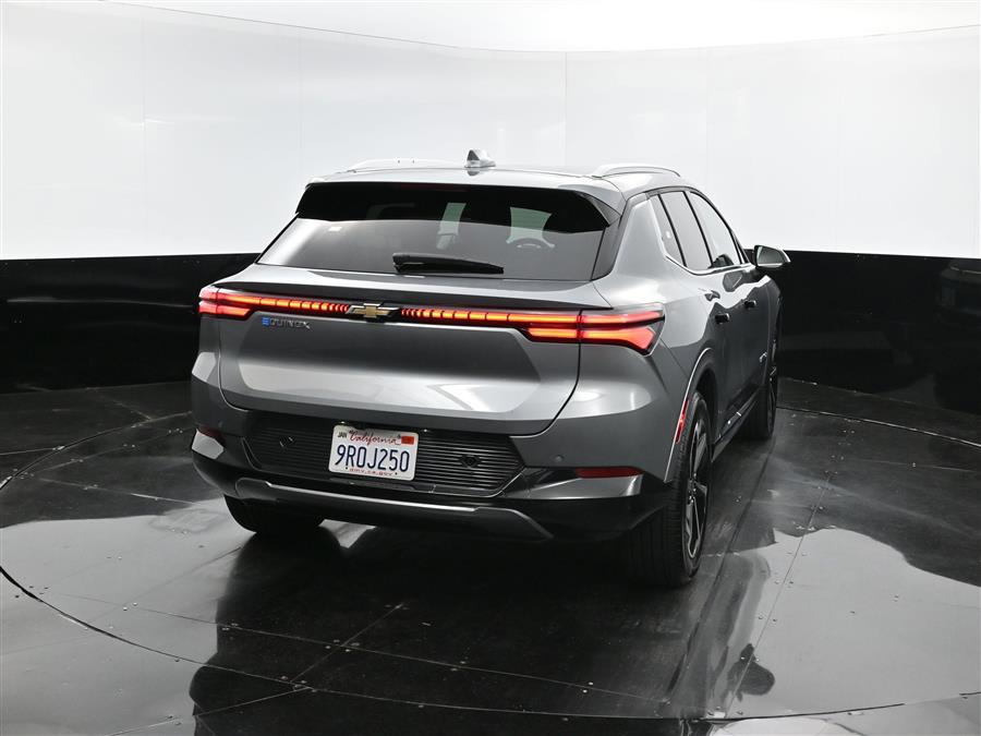 2025 Chevrolet Equinox EV LT photo