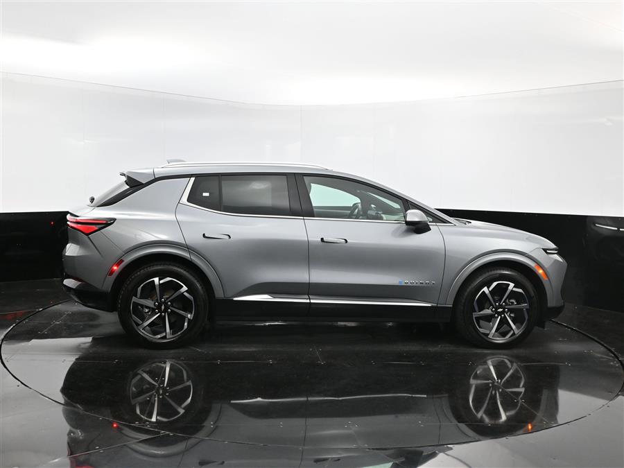 2025 Chevrolet Equinox EV LT photo
