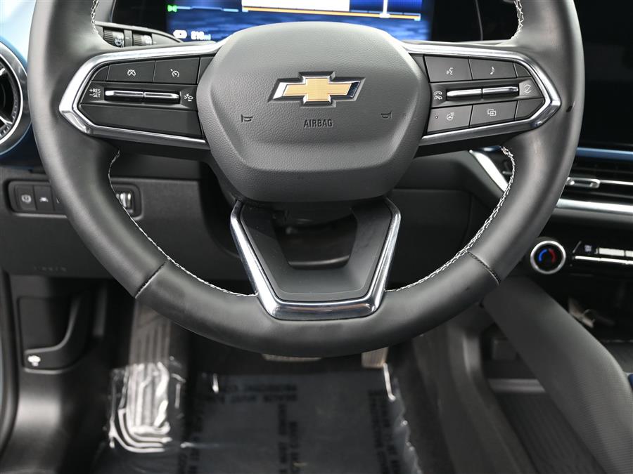 2025 Chevrolet Equinox EV LT photo