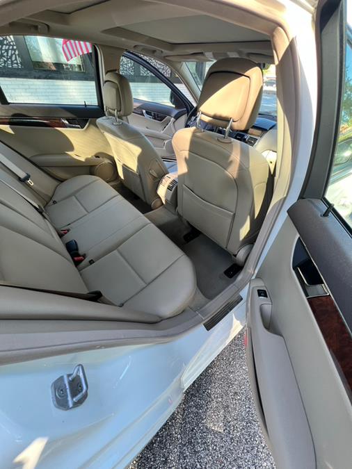 2009 Mercedes-Benz C-Class C300 photo