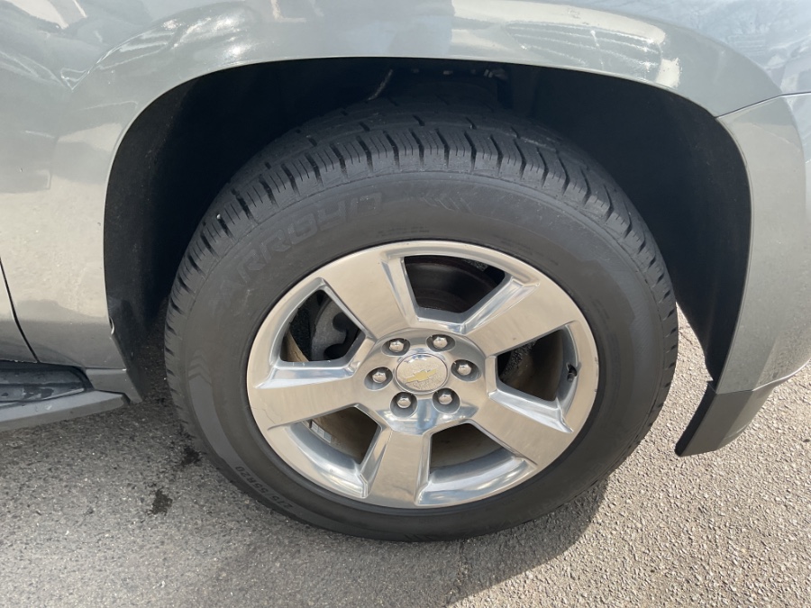 2018 Chevrolet Suburban 4WD 4dr 1500 LT photo