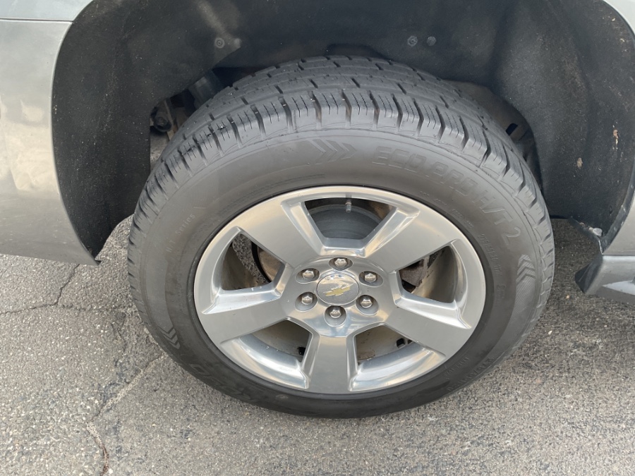 2018 Chevrolet Suburban 4WD 4dr 1500 LT photo