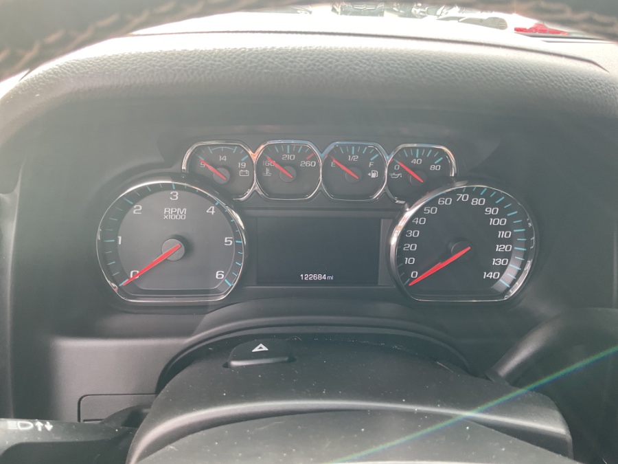 2018 Chevrolet Suburban 4WD 4dr 1500 LT photo