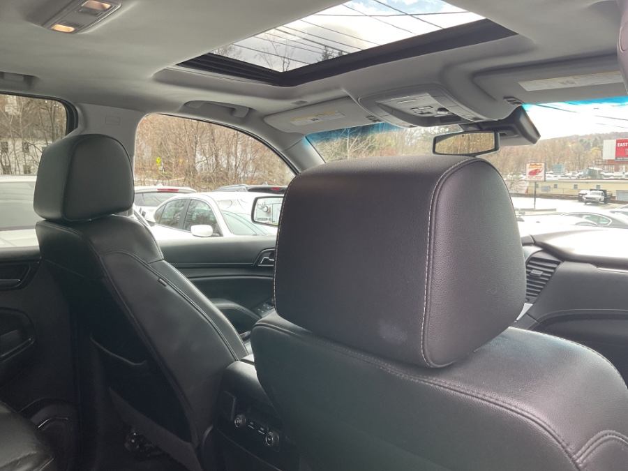 2018 Chevrolet Suburban 4WD 4dr 1500 LT photo