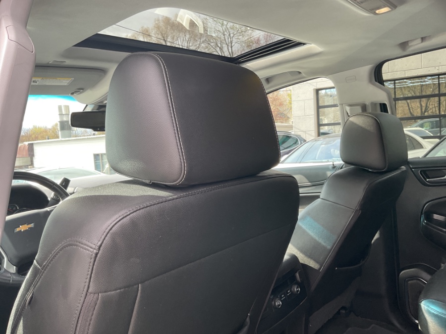 2018 Chevrolet Suburban 4WD 4dr 1500 LT photo