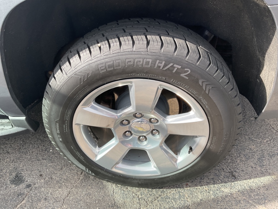 2018 Chevrolet Suburban 4WD 4dr 1500 LT photo