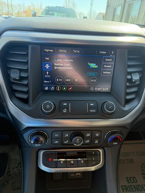 2020 GMC Acadia AWD 4dr AT4 photo