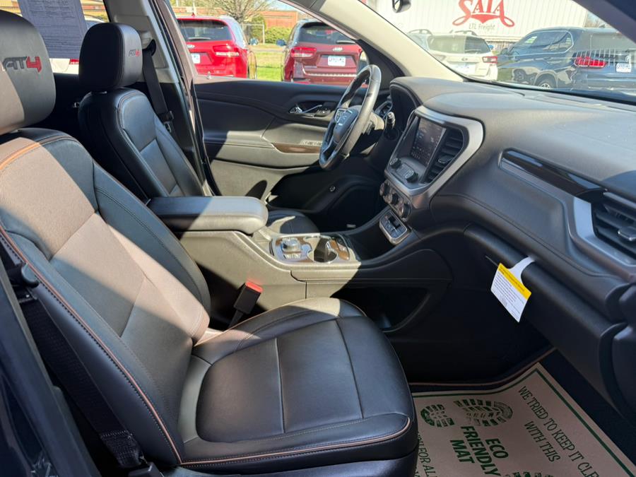 2020 GMC Acadia AWD 4dr AT4 photo