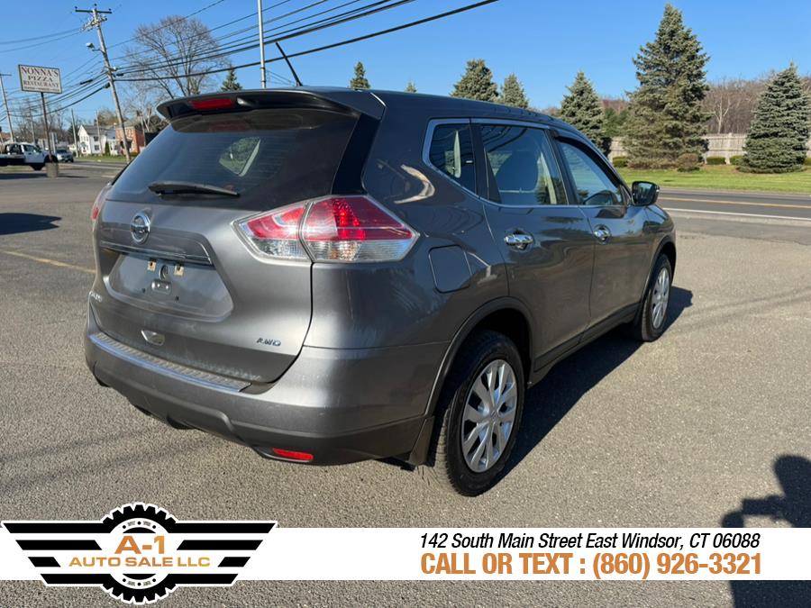 2015 Nissan Rogue AWD 4dr S photo