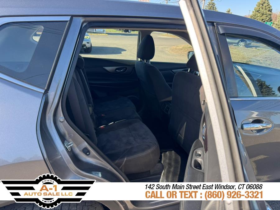2015 Nissan Rogue AWD 4dr S photo