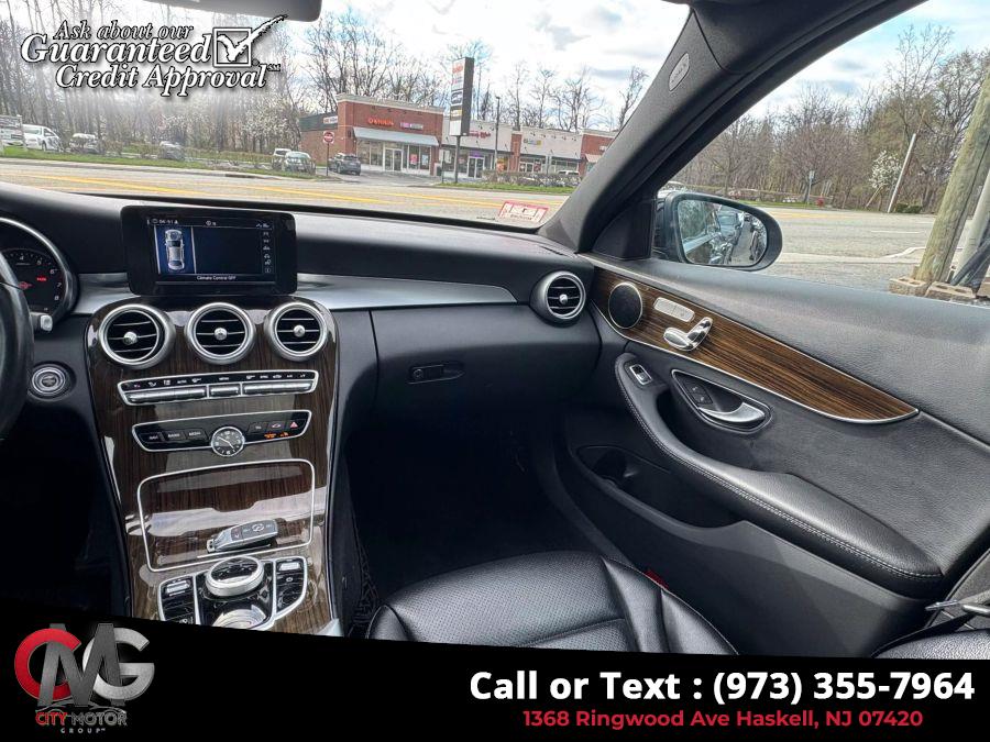 2019 Mercedes-Benz C-Class C 300 4MATIC Sedan 4D photo