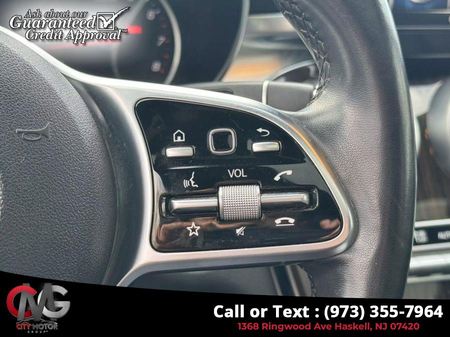 2019 Mercedes-Benz C-Class C 300 4MATIC Sedan 4D photo