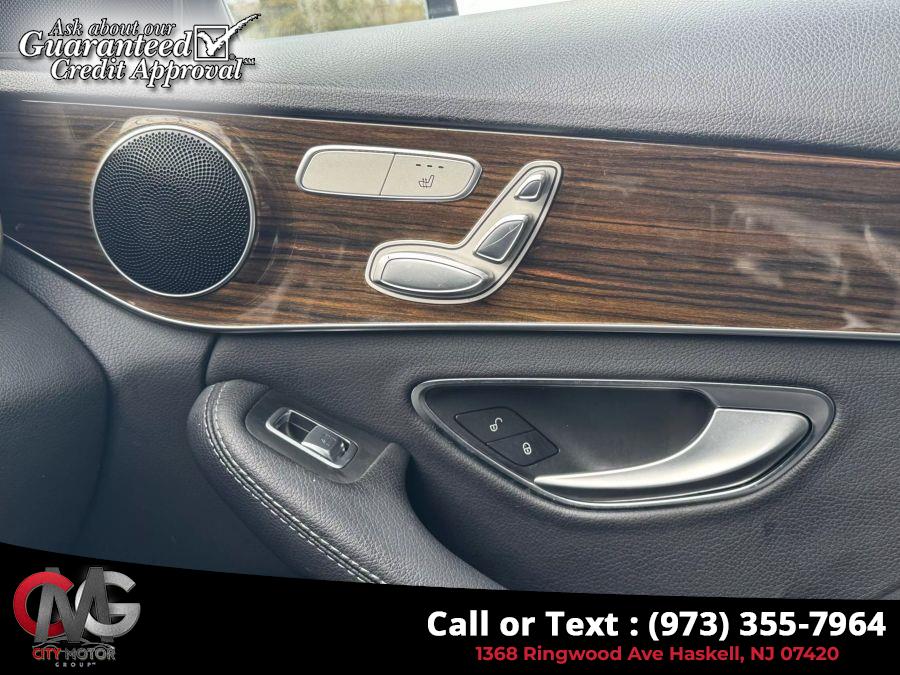 2019 Mercedes-Benz C-Class C 300 4MATIC Sedan 4D photo