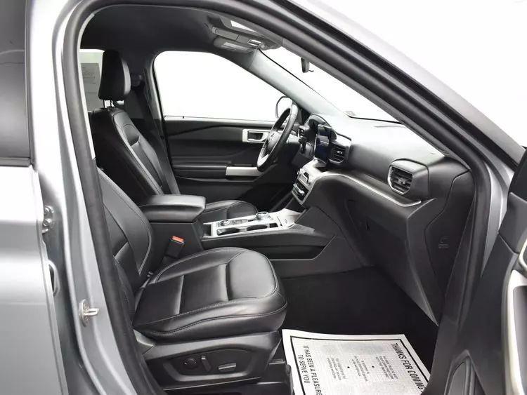 2023 Ford Explorer XLT Sport Utility 4D photo