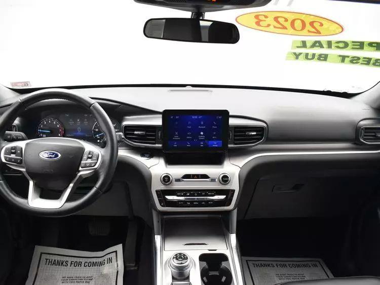 2023 Ford Explorer XLT Sport Utility 4D photo