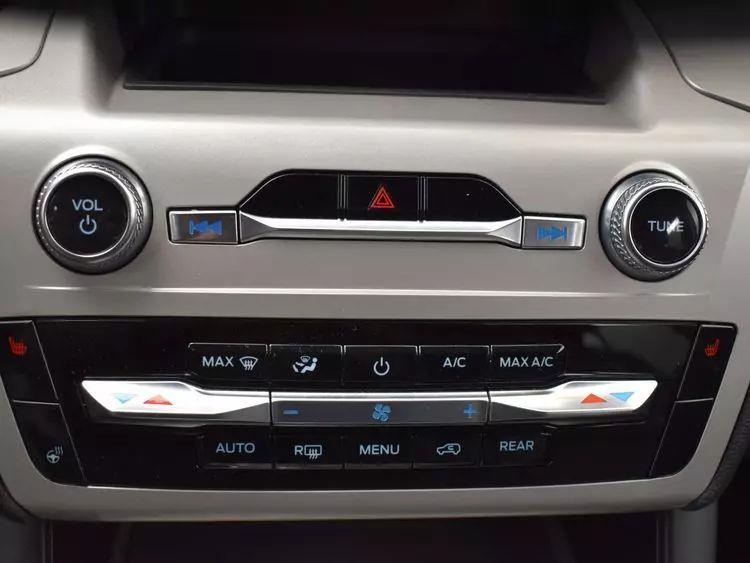 2023 Ford Explorer XLT Sport Utility 4D photo