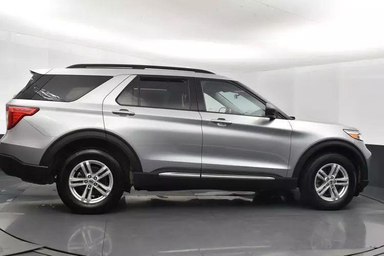 2023 Ford Explorer XLT Sport Utility 4D photo