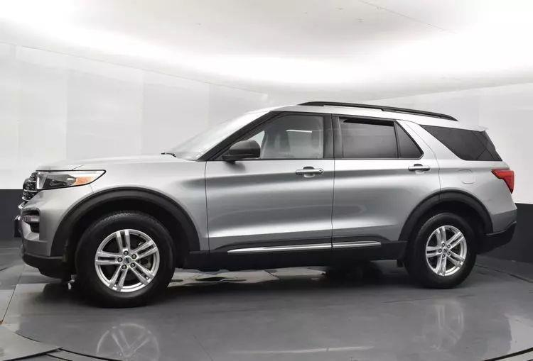 2023 Ford Explorer XLT Sport Utility 4D photo