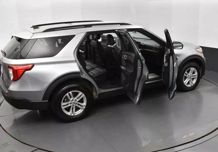 2023 Ford Explorer XLT Sport Utility 4D photo
