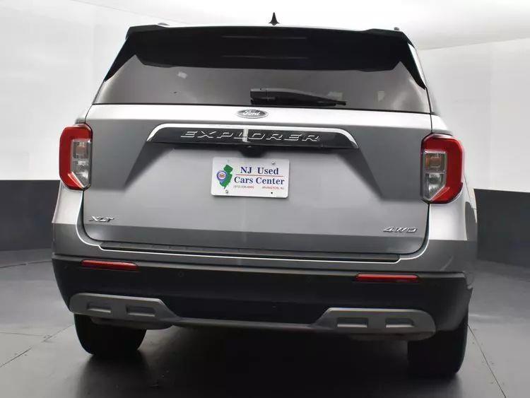 2023 Ford Explorer XLT Sport Utility 4D photo