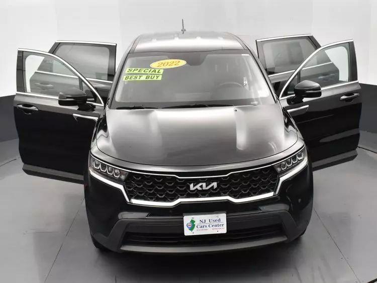 2022 Kia Sorento LX Sport Utility 4D photo