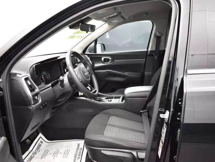 2022 Kia Sorento LX Sport Utility 4D photo