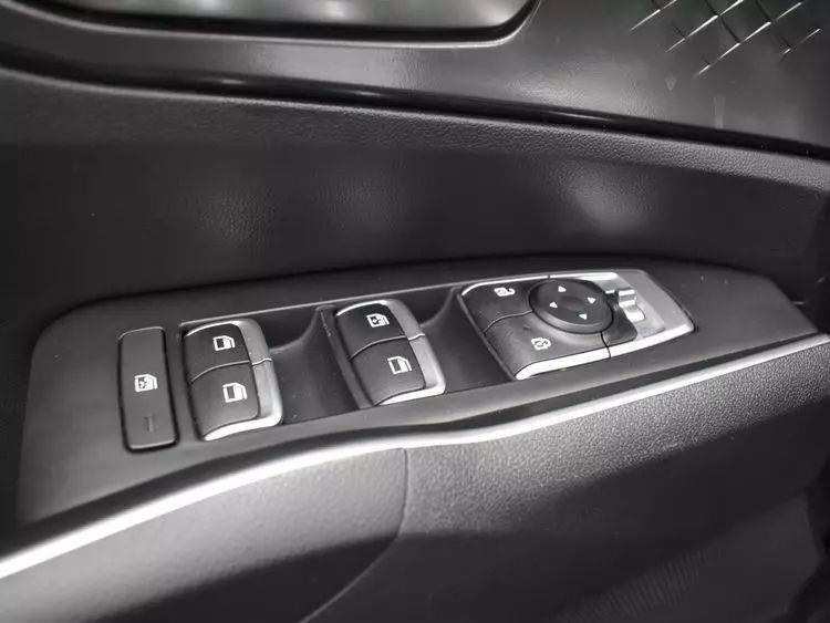 2022 Kia Sorento LX Sport Utility 4D photo