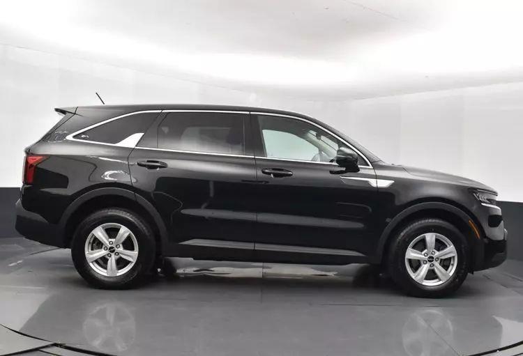 2022 Kia Sorento LX Sport Utility 4D photo