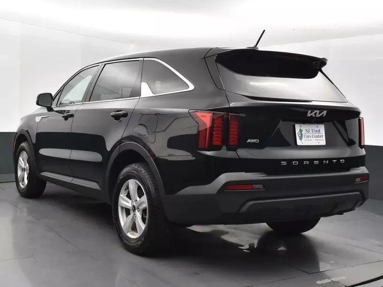 2022 Kia Sorento LX Sport Utility 4D photo