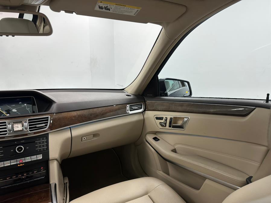 2016 Mercedes-Benz E-Class 4dr Sdn E 350 Luxury 4MATIC photo