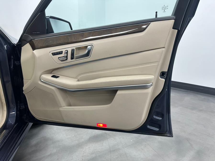 2016 Mercedes-Benz E-Class 4dr Sdn E 350 Luxury 4MATIC photo