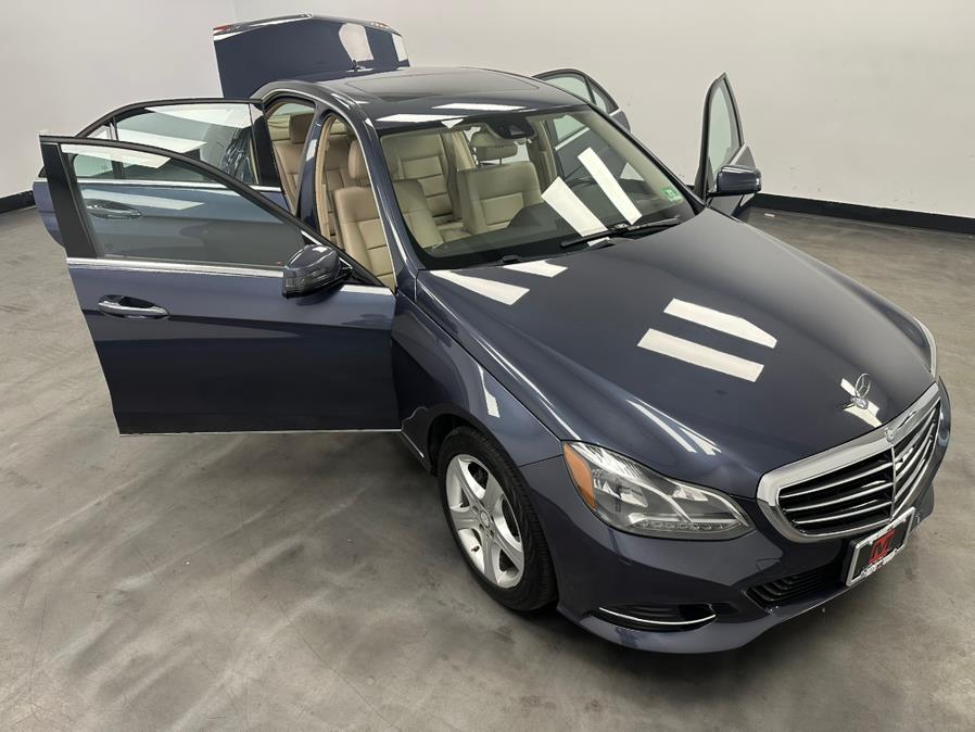 2016 Mercedes-Benz E-Class 4dr Sdn E 350 Luxury 4MATIC photo
