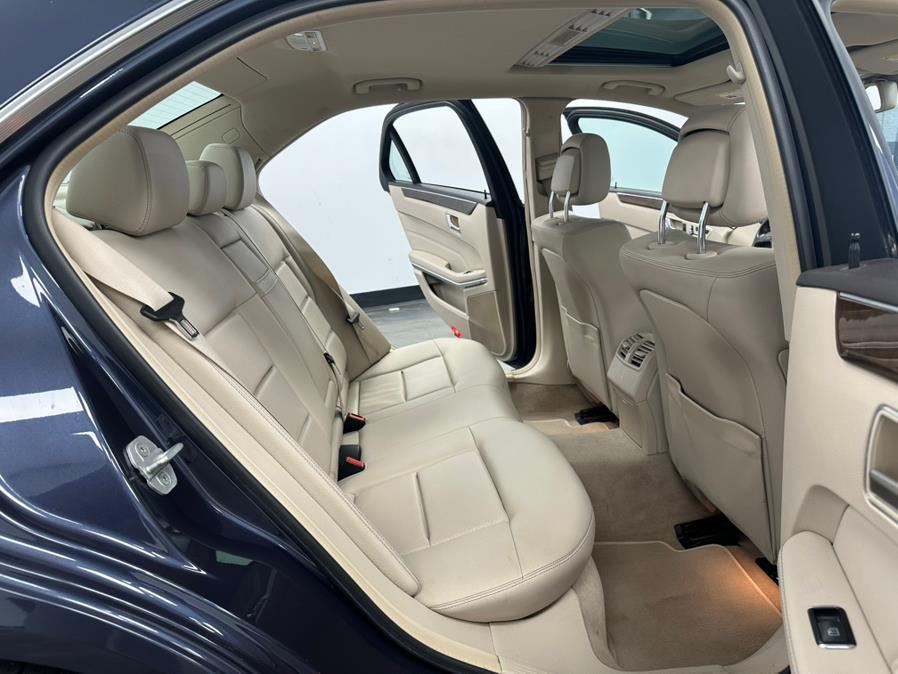 2016 Mercedes-Benz E-Class 4dr Sdn E 350 Luxury 4MATIC photo