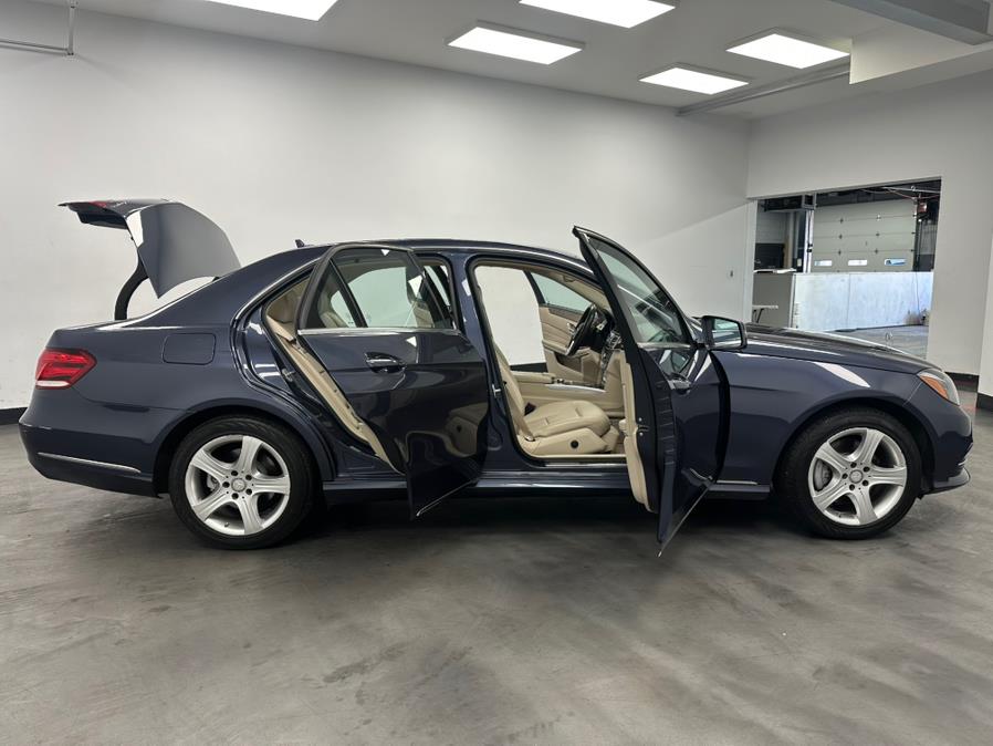 2016 Mercedes-Benz E-Class 4dr Sdn E 350 Luxury 4MATIC photo