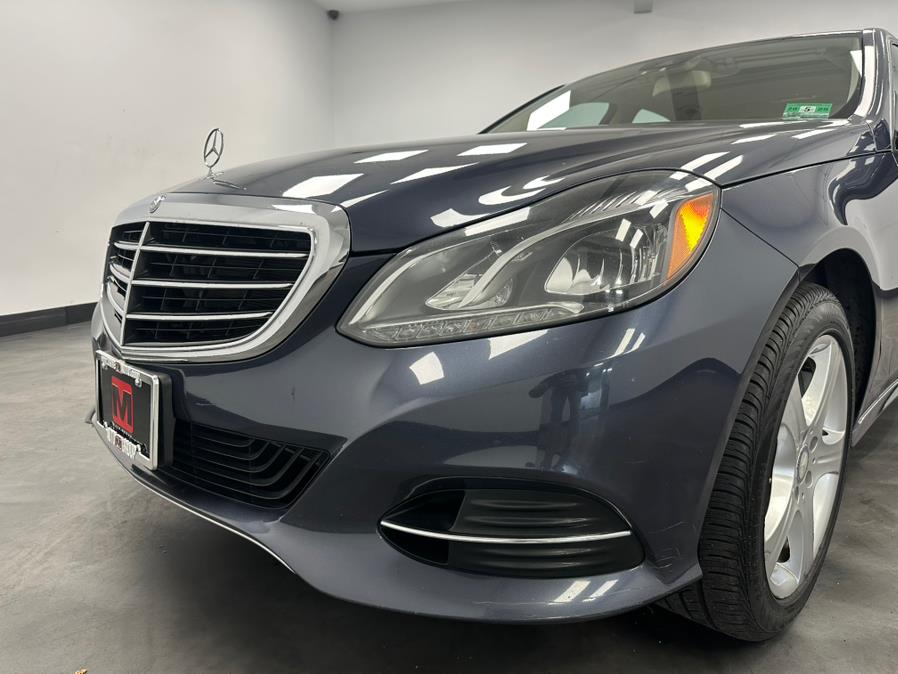 2016 Mercedes-Benz E-Class 4dr Sdn E 350 Luxury 4MATIC photo