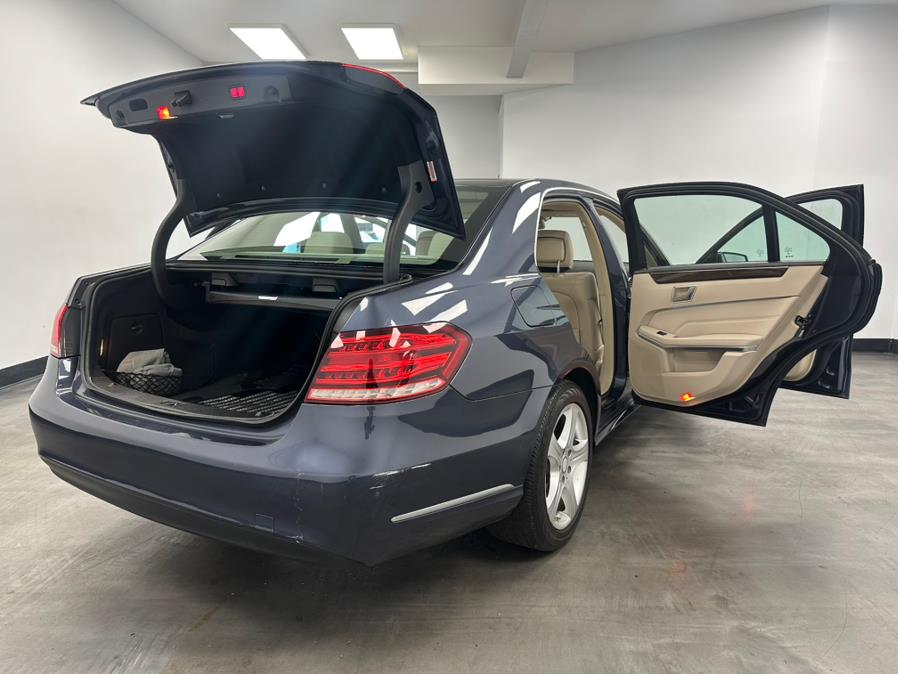 2016 Mercedes-Benz E-Class 4dr Sdn E 350 Luxury 4MATIC photo
