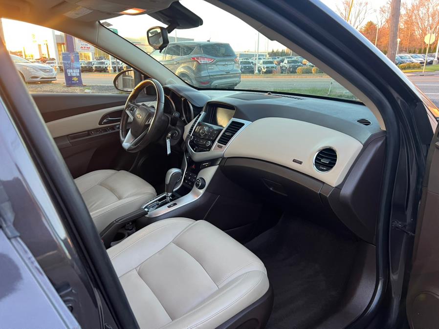 2015 Chevrolet Cruze 4dr Sdn Auto 2LT photo