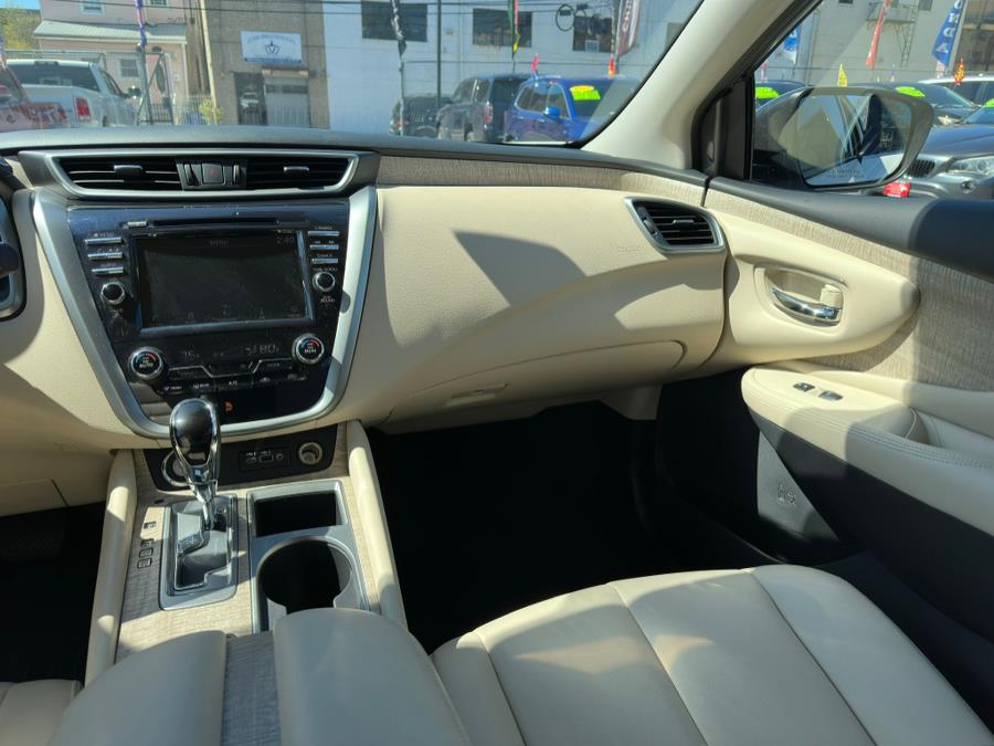 2024 Nissan Murano AWD SV photo