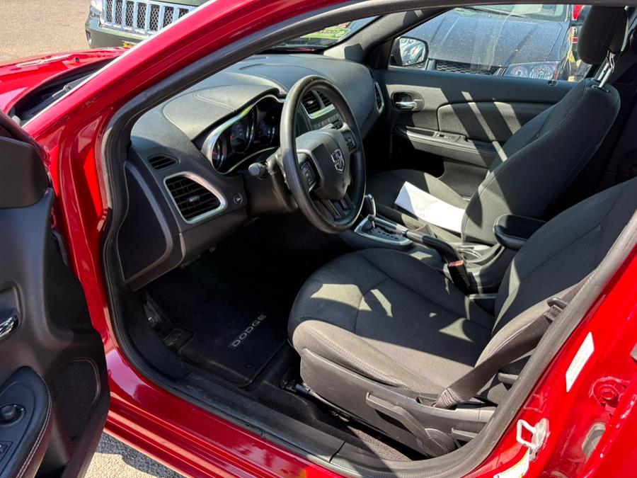 2014 Dodge Avenger SE photo