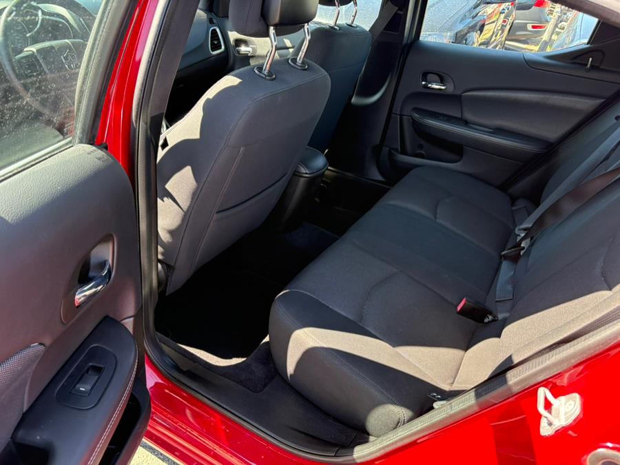 2014 Dodge Avenger SE photo