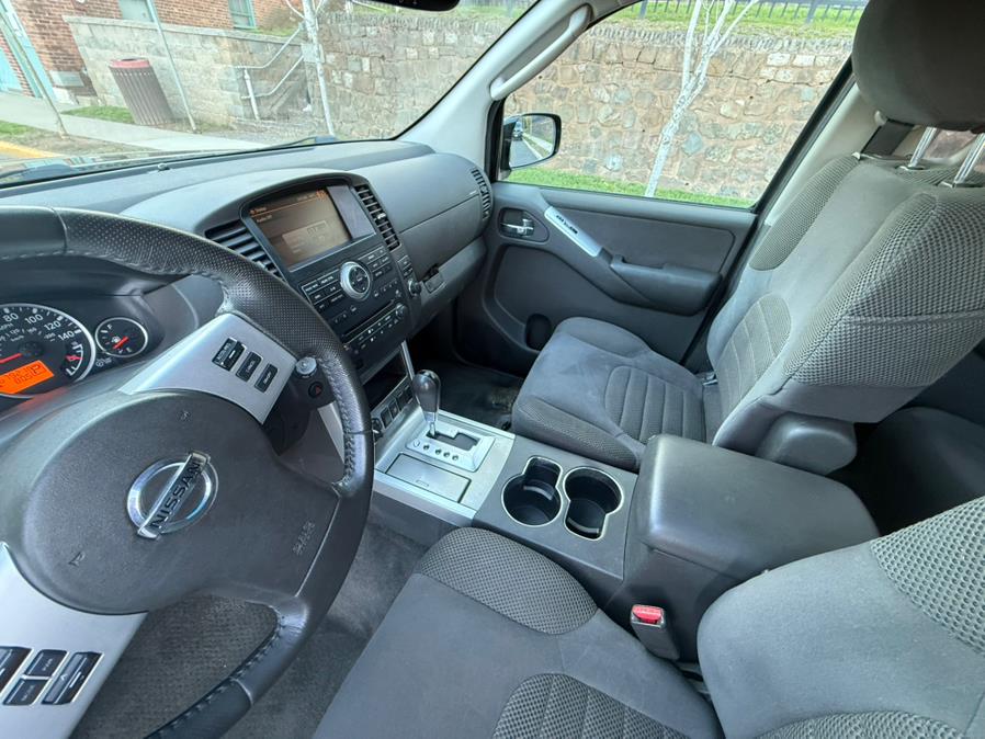 2011 Nissan Pathfinder S photo
