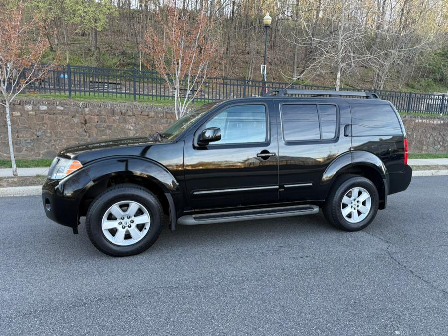 2011 Nissan Pathfinder S photo