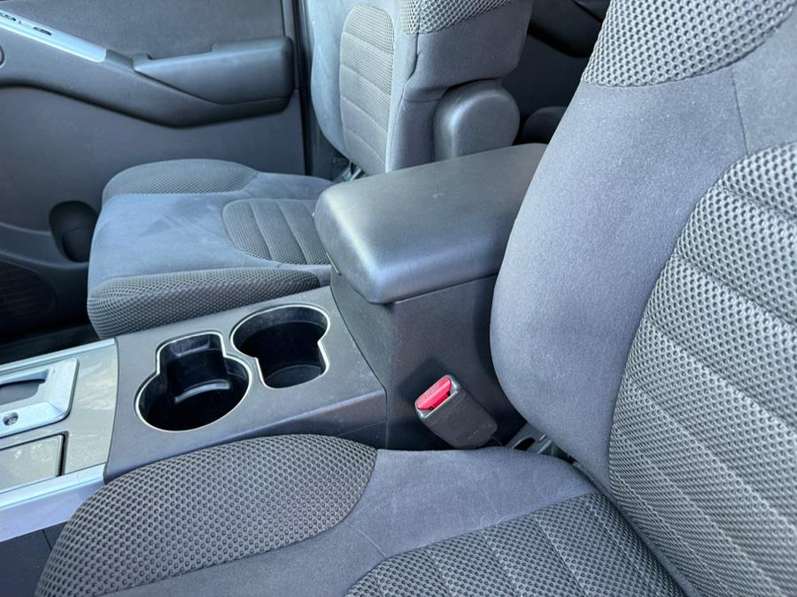 2011 Nissan Pathfinder S photo