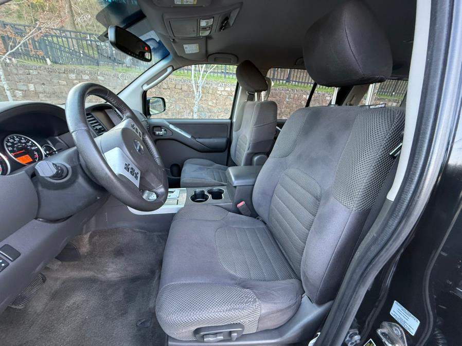 2011 Nissan Pathfinder S photo