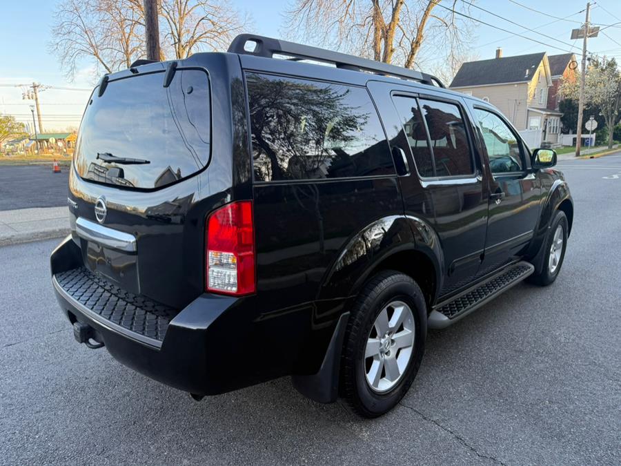 2011 Nissan Pathfinder S photo
